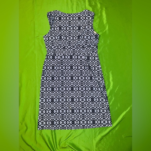 Jude Connally Elegant Blue Patterned Dress size Small - Picture 2 of 5
